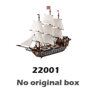 1717pcs Battle Ship Pirates of the Caribbean Imperial Flagship 39010 DIY Figure Building Blocks Toys Compatible with Lego