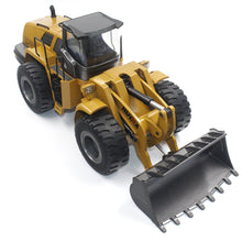 HuiNa Toys 583 6 Channel 1/18 RC Metal Bulldozer Charging RC Car Metal Edition