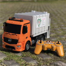 Double E E560-003 1/20 2.4G 8CH RC Car EP Cleaning Garbage Truck with LED Light RTR Model