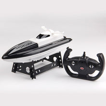 High Speed RC Boat 2.4GHz 4 Channels 30km / h Radio Remote Control RC Racing Boat Electric Toys RC Toys for Children Best Gifts