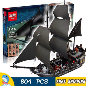 804pcs Battle Ship Pirates of the Caribbean Black Pearl Flagship 39009 Model Building Blocks Boy Toy Bricks Compatible With lego