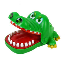New Creative Trick Toys Prank Funny Alligator Crocodile Biting Finger Family game toys Novelty Gag Toys Parent child interaction