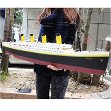 RC Boat 1:325 Titanic Sea Grand Cruise Ship 3D Titanic Century Classic Love Story RC Boat High Simulation Ship Model Toys