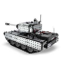 Hot 952PCS 2.4G RC Military Tank DIY Assembly set Stainless Steel Remote Control Model Toy for Kids Built-in 3.7V 300MAh battery